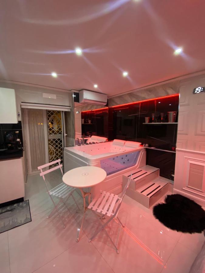 Samm B&B Porta San Gennaro Neapol Zewnętrze zdjęcie